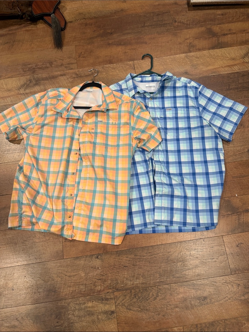 Drake Short-Sleeve Button-Down Plaid Shirt in Orange and Light Blue lot of two
